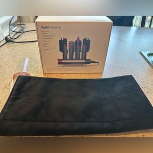 Stand & travel pouch for Dyson Airwrap Styler